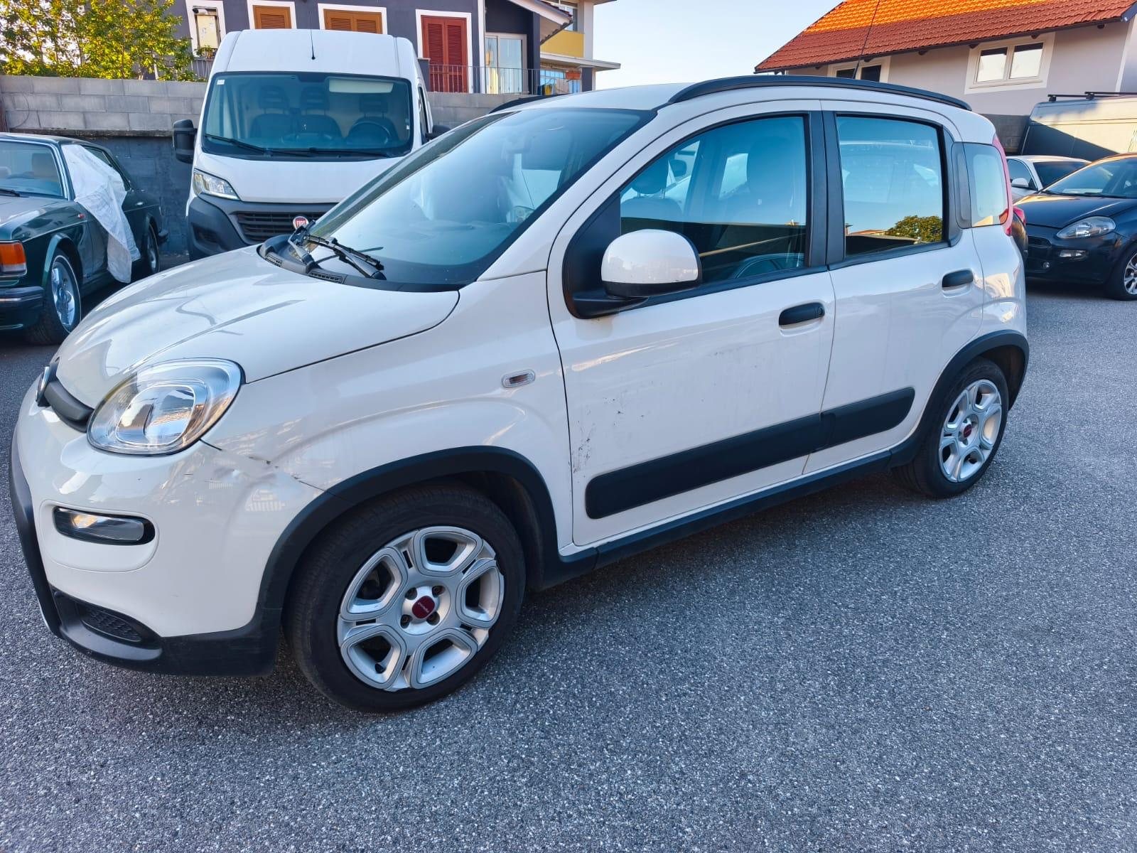 Fiat Panda 1.0 FireFly S&S Hybrid City Life in vendita da D&D Automobili