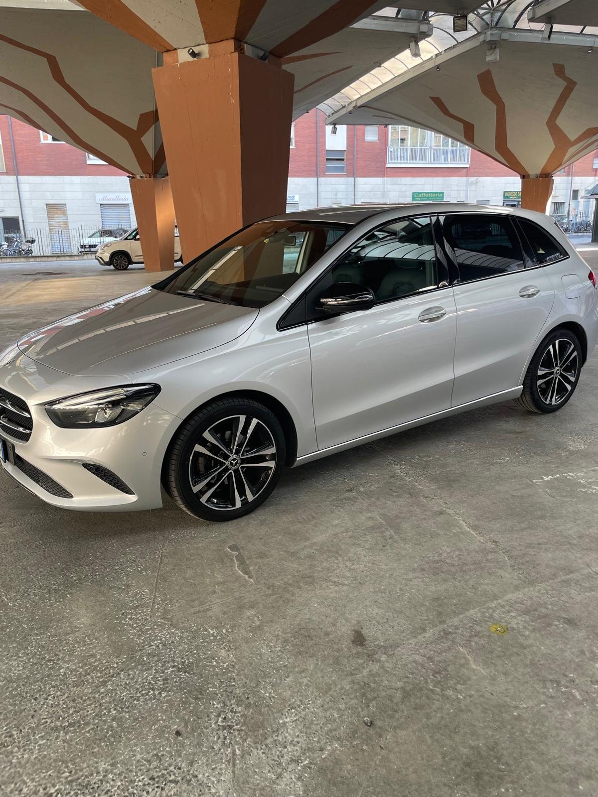 Mercedes-Benz Classe B 180 d Automatic Sport usata Torchiara Cilento - foto 3