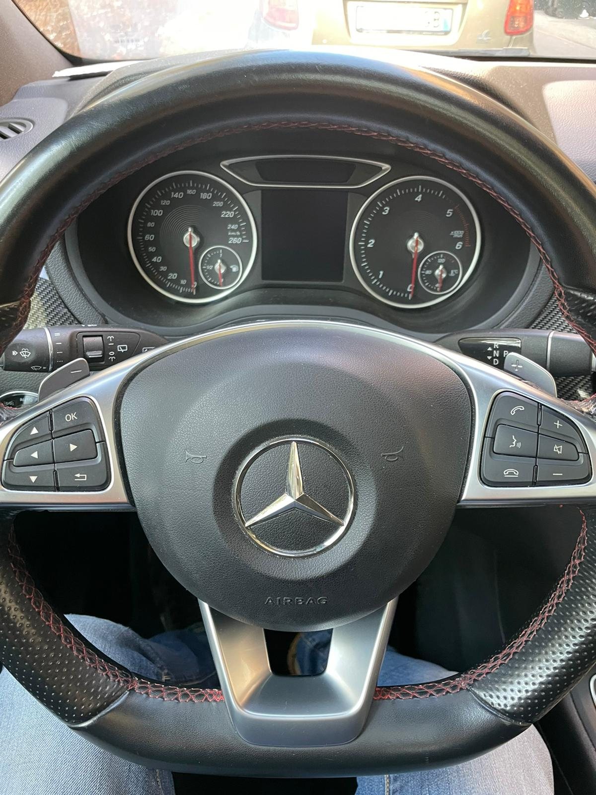 Mercedes-Benz Classe B 180 d Automatic Premium AMG Line usata Torchiara Cilento - foto 12