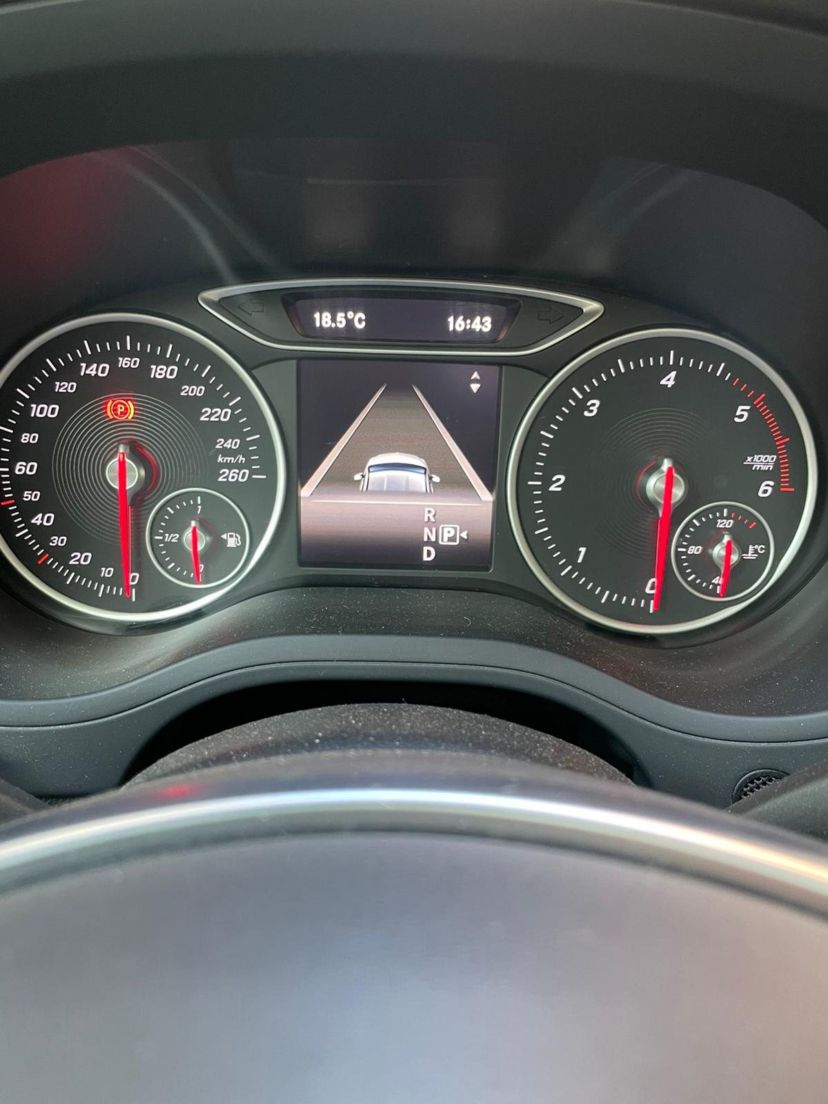 Mercedes-Benz Classe B 180 d Automatic Premium AMG Line usata Torchiara Cilento - foto 14