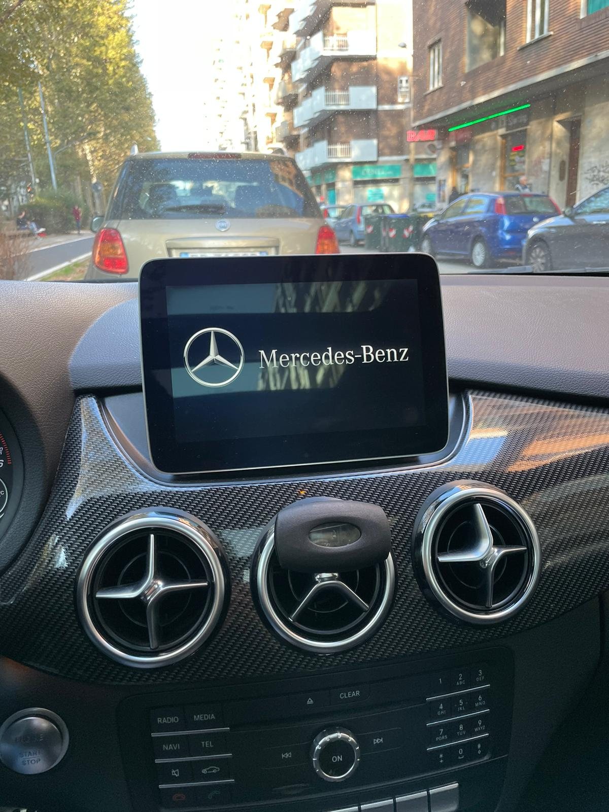 Mercedes-Benz Classe B 180 d Automatic Premium AMG Line usata Torchiara Cilento - foto 18